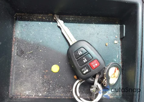 2015 Toyota Camry Le z USA, uszkodzony, nr VIN 4T1BF1FK2FU476205